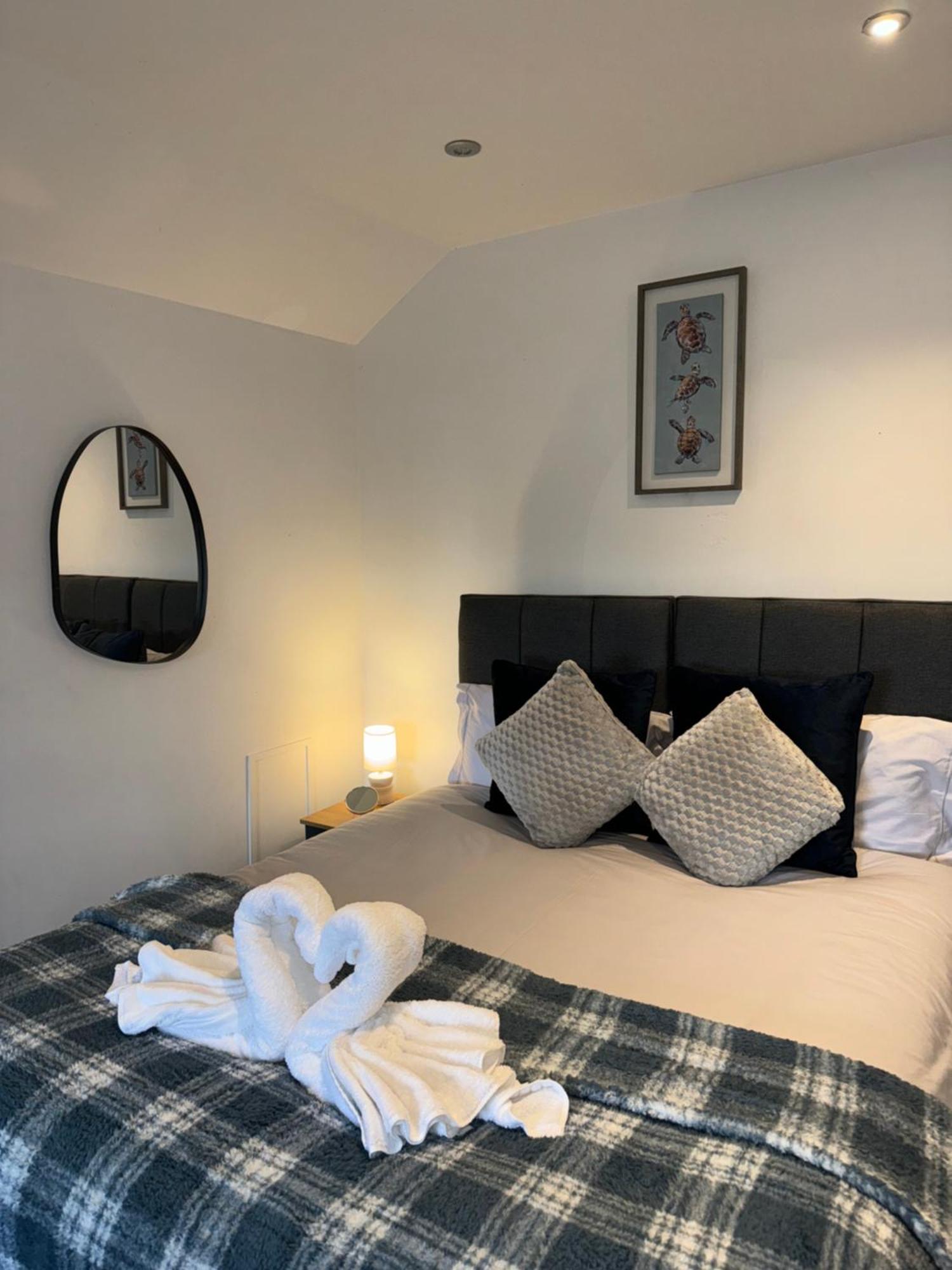 Cosy Countryside Stay- Waters Upton, Telford Exterior foto
