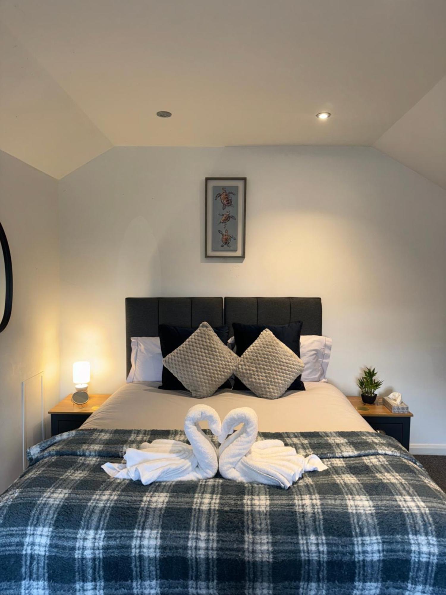 Cosy Countryside Stay- Waters Upton, Telford Exterior foto
